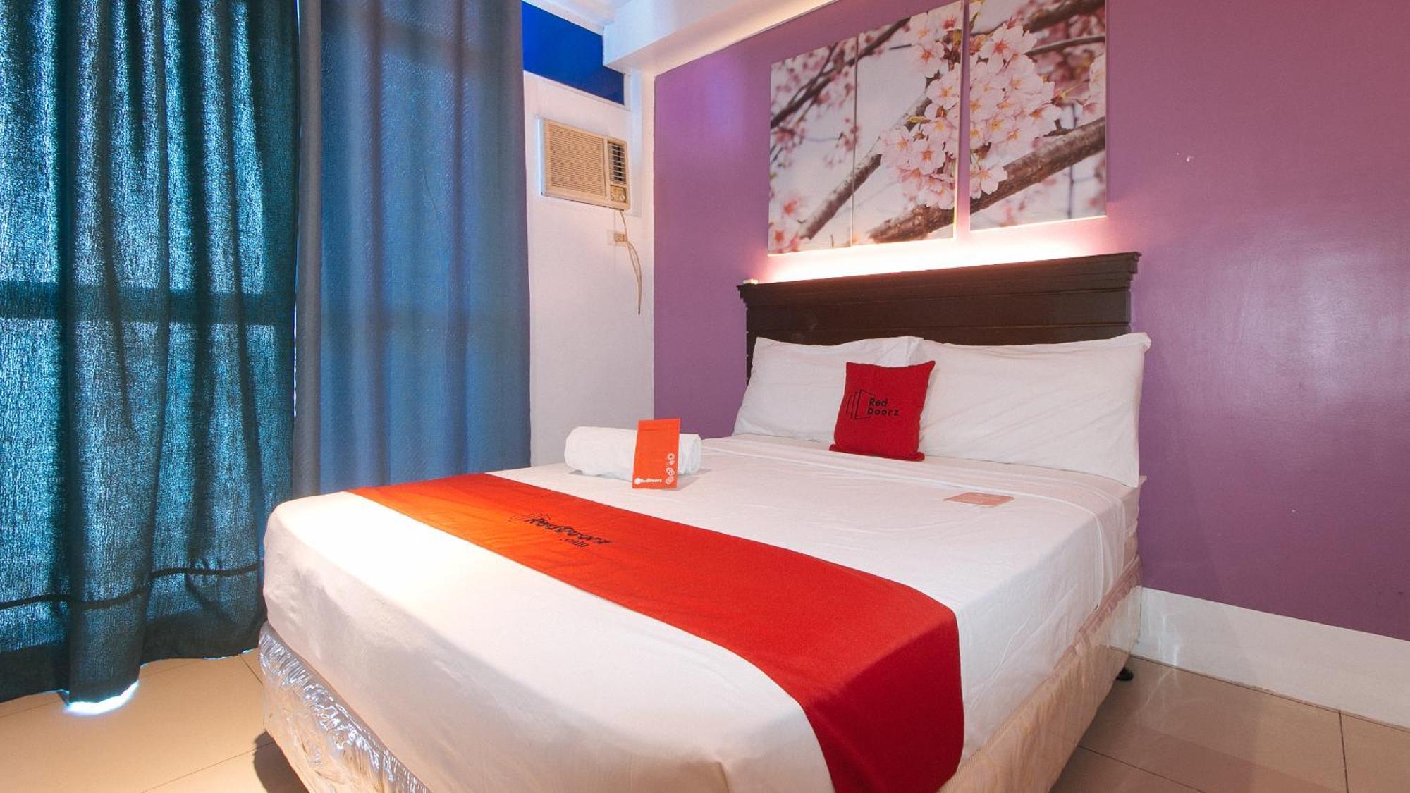 Reddoorz @ Melbourne Suites Makati Макати Экстерьер фото